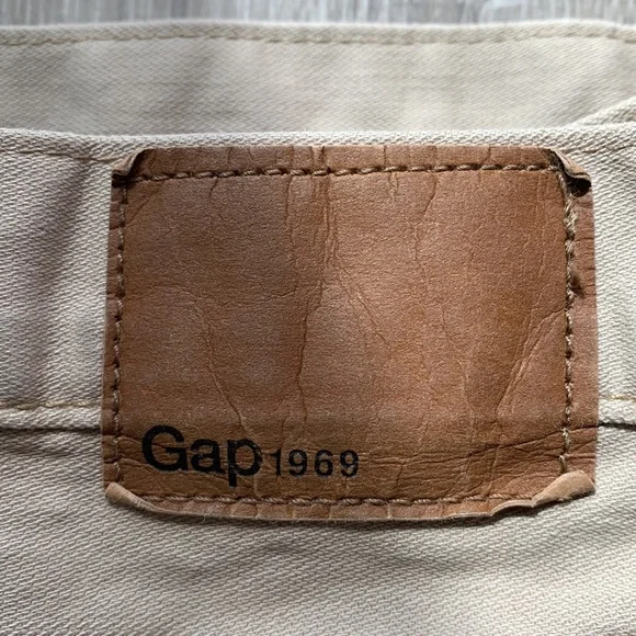 Men’s Gap khakis - Picture 2 of 6
